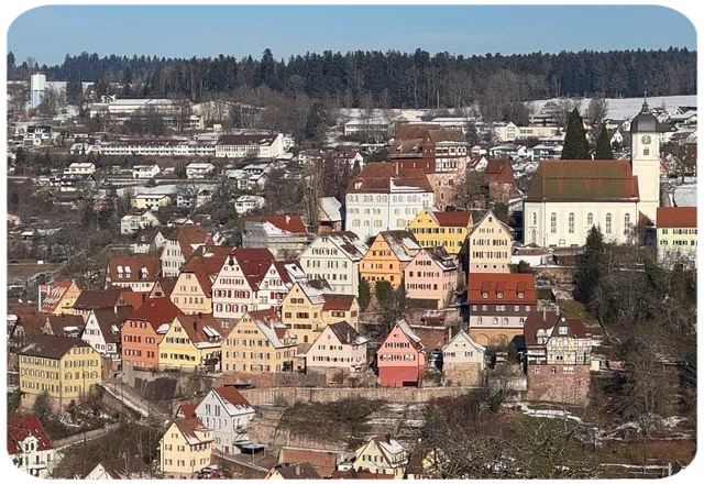 14km vom Duftkeller ist Altensteig mit seiner historischen Altstadt. Altensteig ist Mitgliedsstadt der großen Themenroute Deutsche Fachwerkstraße.