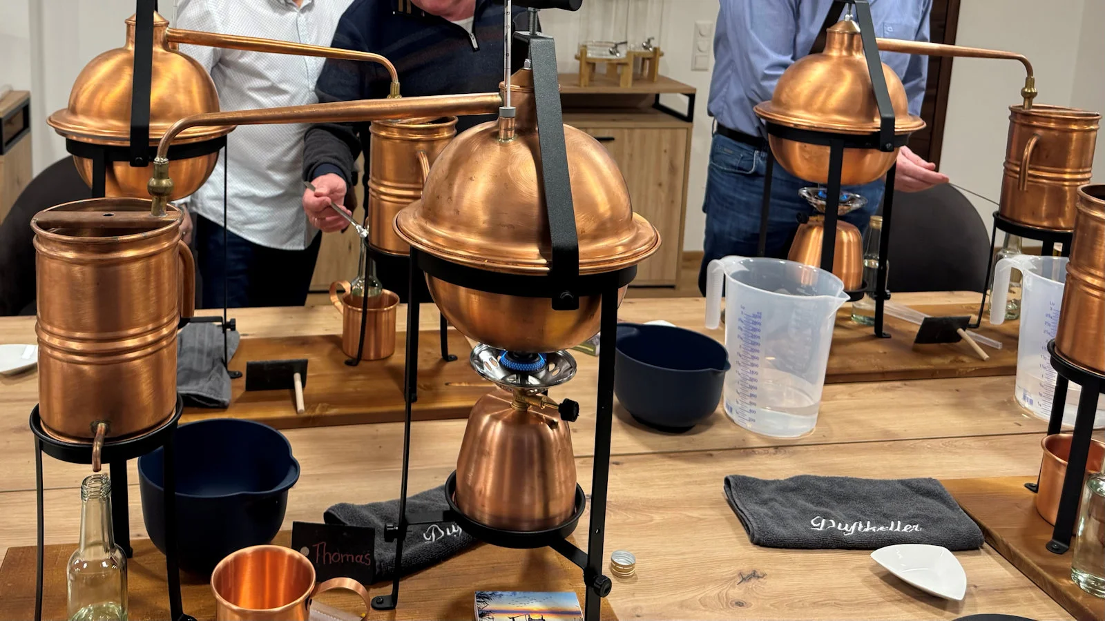 Die Basis für hochwertige ätherische Öle und individuelle Spirituosen.